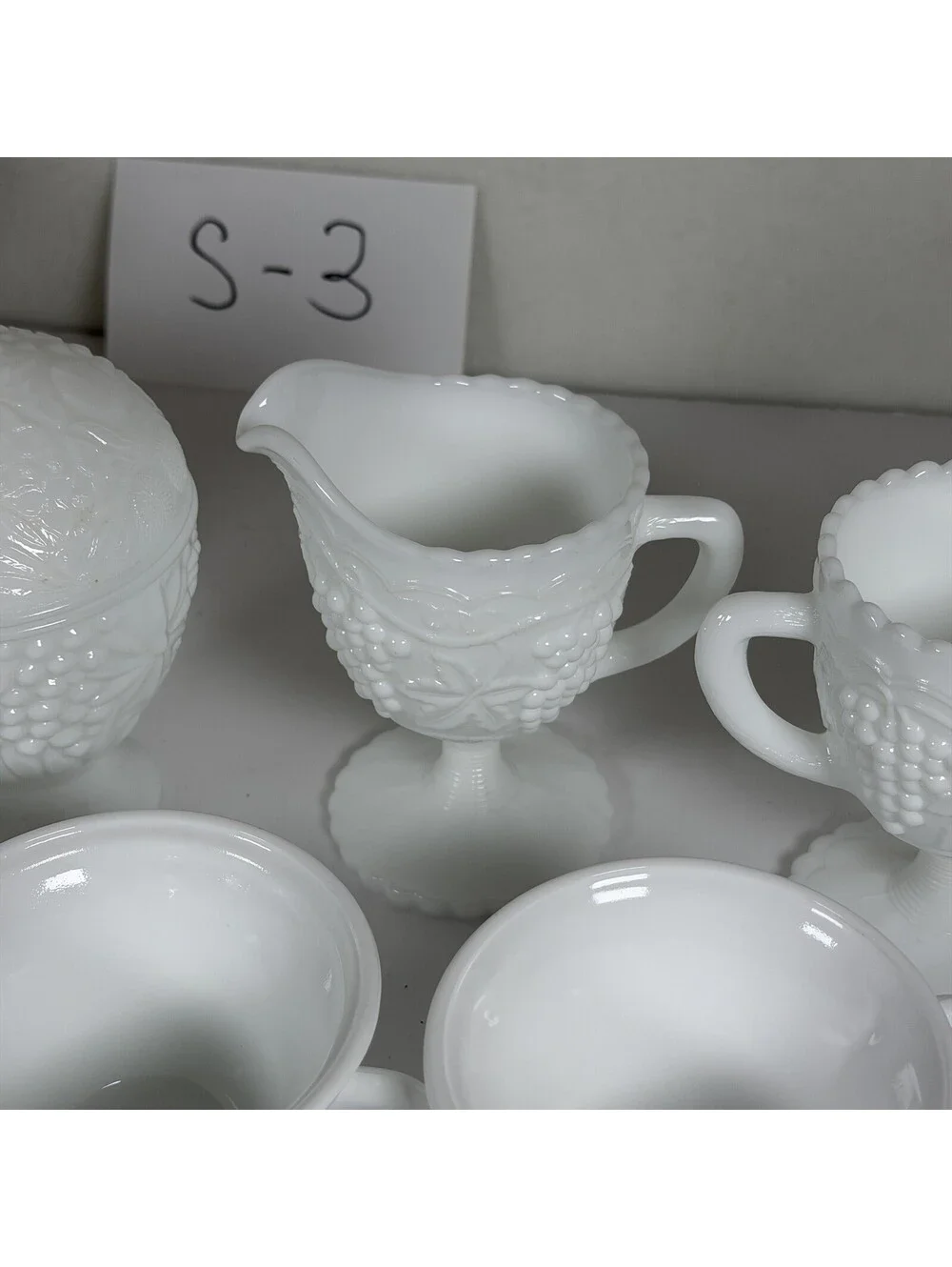 Vintage Imperial Glass Milk Glass Harvest Grape 28pc Set S-3 White Dinnerware